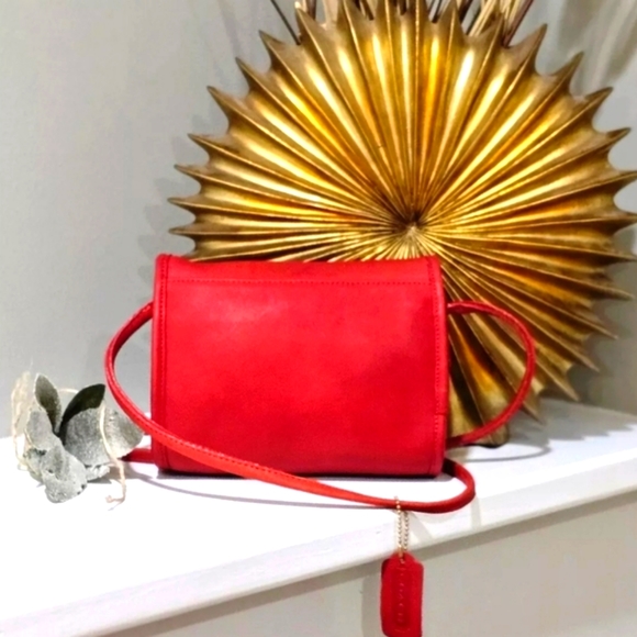 VINTAGE COACH CHRYSTIE FLAP CROSSBODY SHOULDER BAG (RED) 9892 - Picture 2 of 15